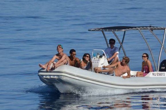 Location de bateaux à la journée ou demi-journée Saint-Gilles